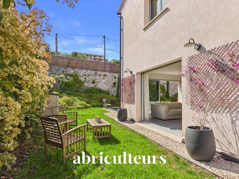 Maison Saint-Laurent-du-Var - 3 chambres - 117m²