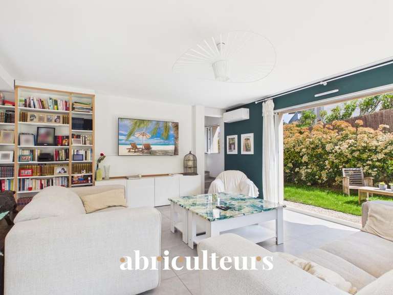 Maison Saint-Laurent-du-Var - 3 chambres - 117m²