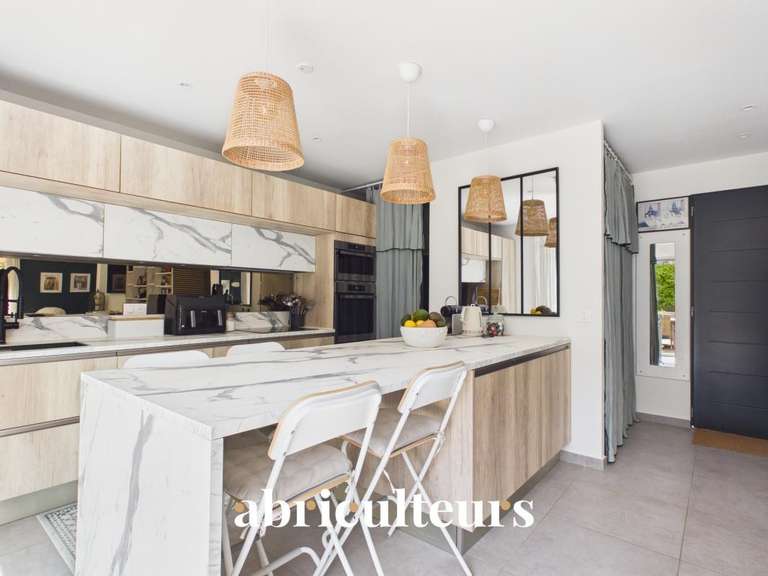 Maison Saint-Laurent-du-Var - 3 chambres - 117m²