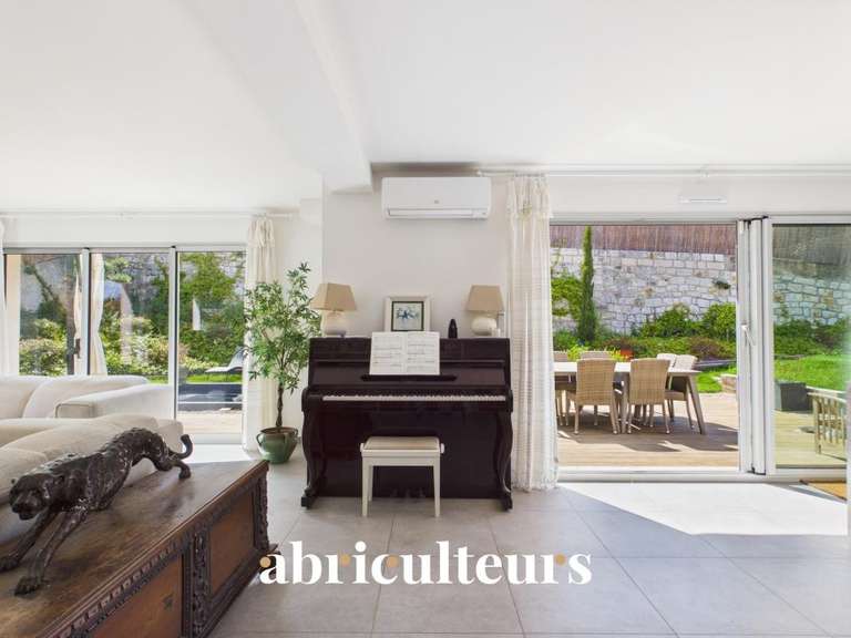 Maison Saint-Laurent-du-Var - 3 chambres - 117m²