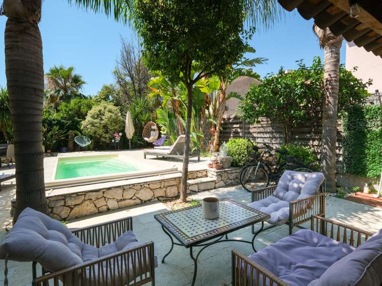 Maison Saint-Laurent-du-Var - 5 chambres - 156m²