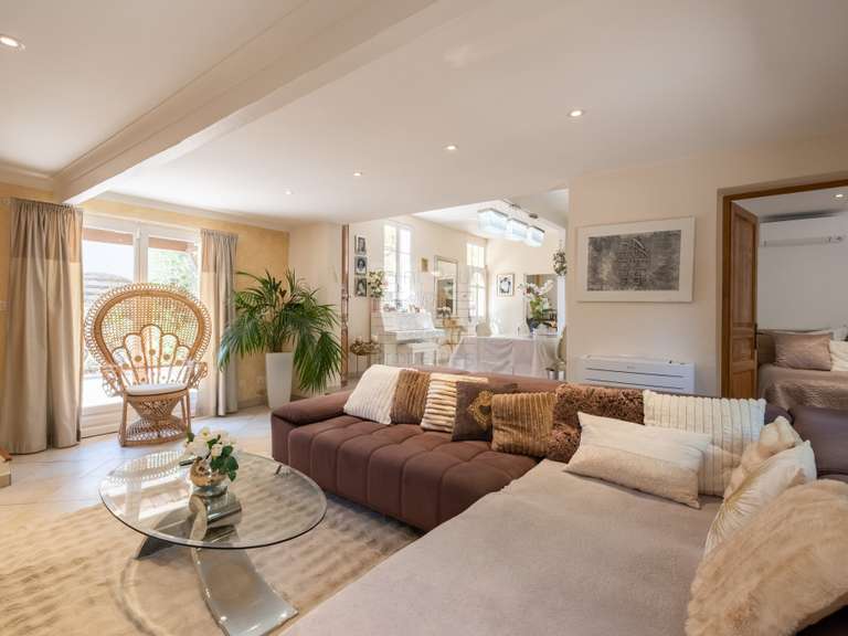 Maison Saint-Laurent-du-Var - 5 chambres - 156m²
