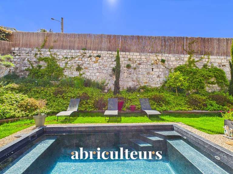 Maison Saint-Laurent-du-Var - 3 chambres - 120m²