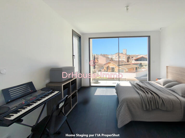 Villa Saint-Laurent-sur-Saône - 5 bedrooms - 242m²