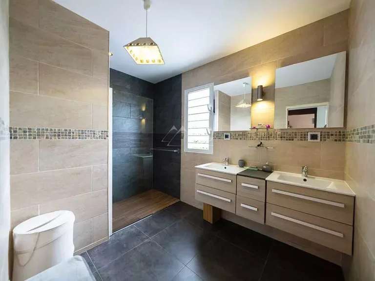 Villa Saint-Leu - 4 chambres - 202m²