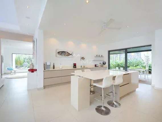 Villa Saint-Leu - 3 chambres - 414m²