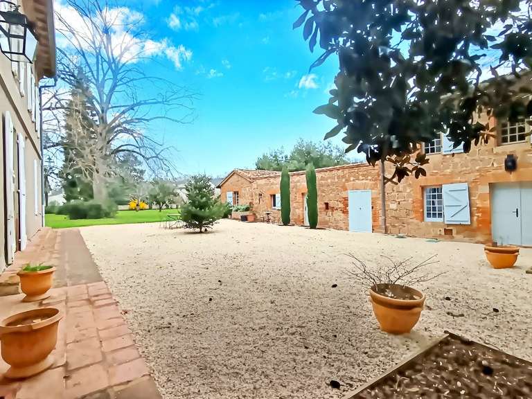 Castle Saint-Lieux-lès-Lavaur - 12 bedrooms - 830m²