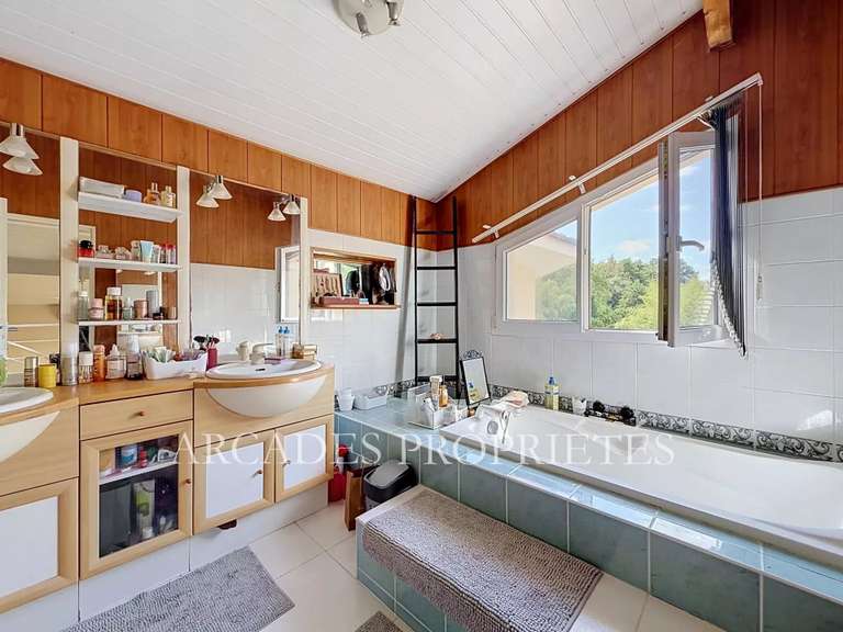 Maison Saint-Loubès - 4 chambres - 190m²
