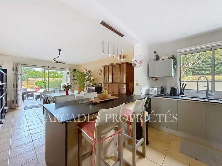 Maison Saint-Loubès - 4 chambres - 190m²