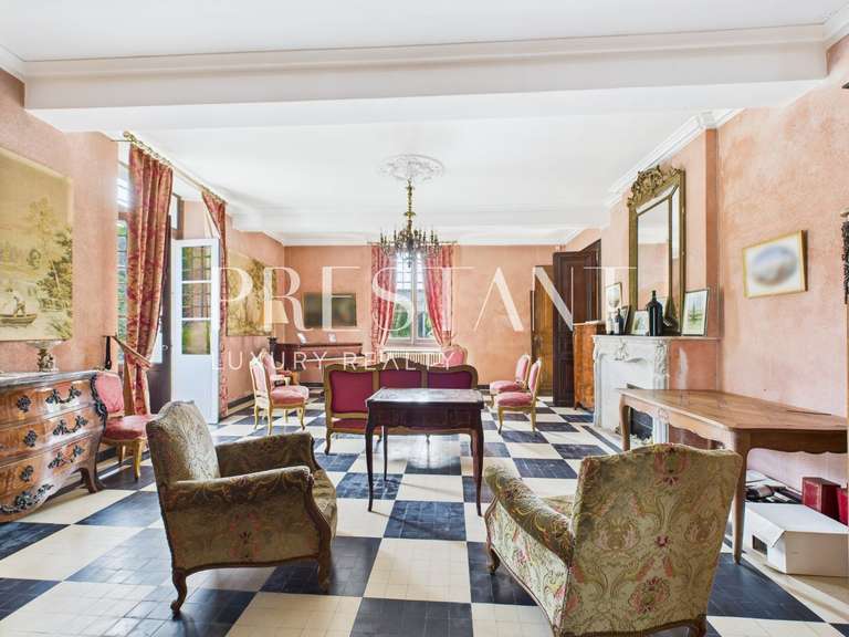 Maison Saint-Loubès - 6 chambres - 400m²