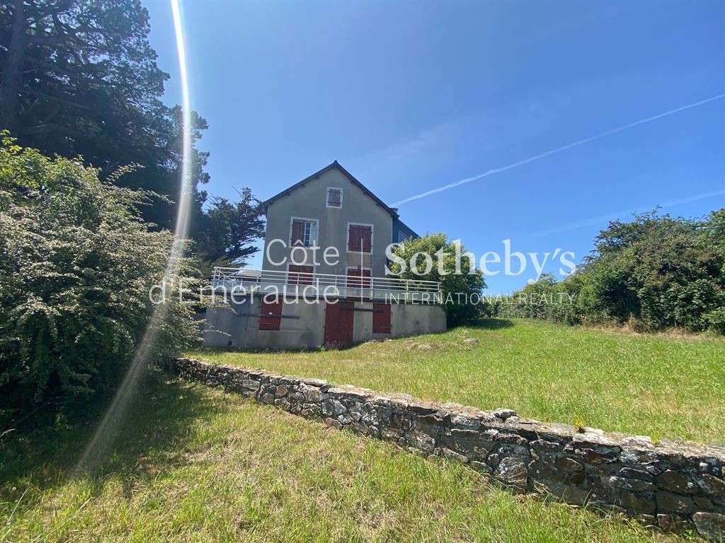 House Saint-Lunaire