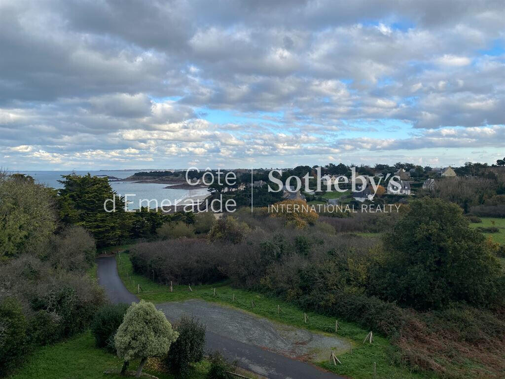 House Saint-Lunaire