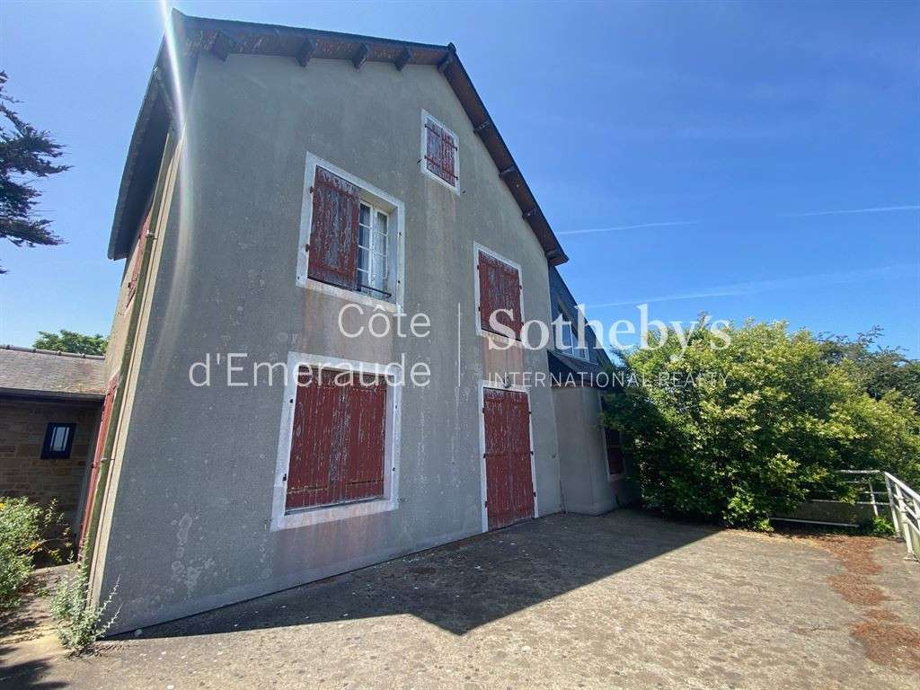House Saint-Lunaire