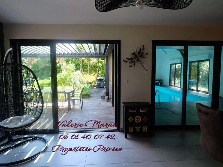 House Saint-Lyphard - 4 bedrooms