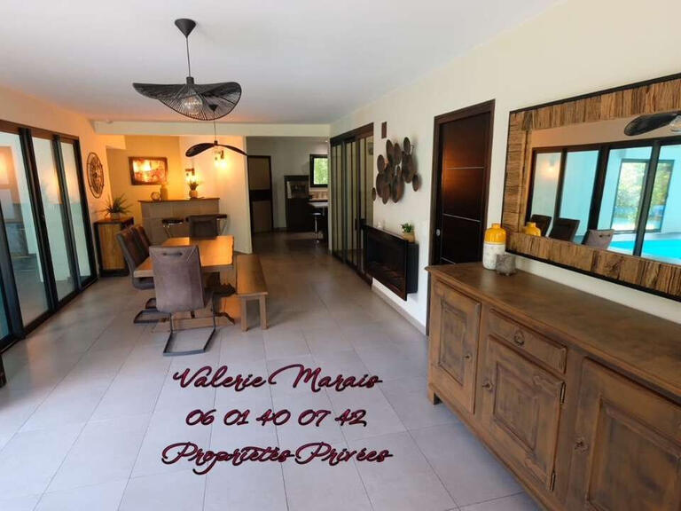 House Saint-Lyphard - 4 bedrooms