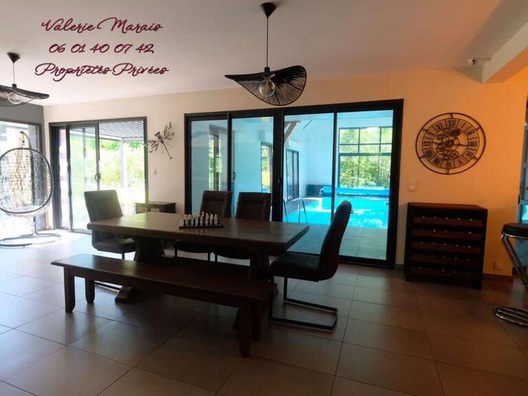 House Saint-Lyphard - 4 bedrooms