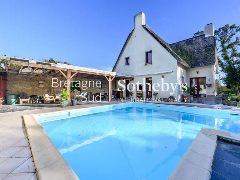 House Saint-Lyphard - 5 bedrooms - 304m²