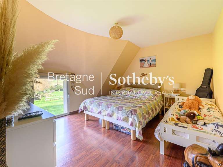 House Saint-Lyphard - 5 bedrooms - 304m²