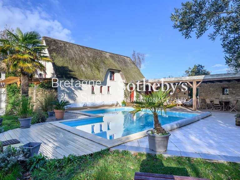 House Saint-Lyphard - 5 bedrooms - 304m²