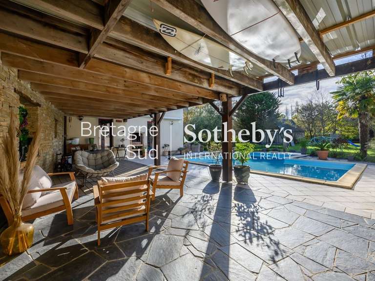 House Saint-Lyphard - 5 bedrooms - 304m²