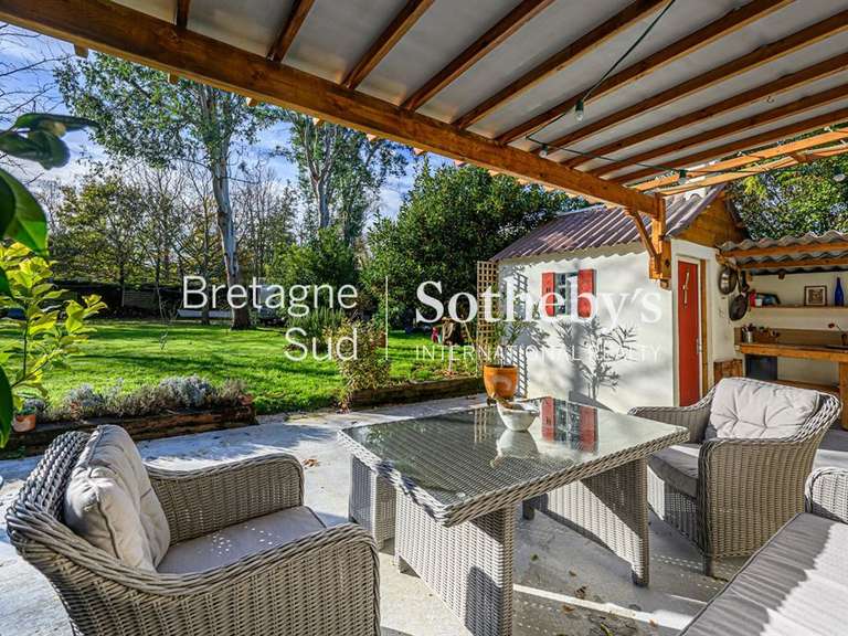 House Saint-Lyphard - 5 bedrooms - 304m²