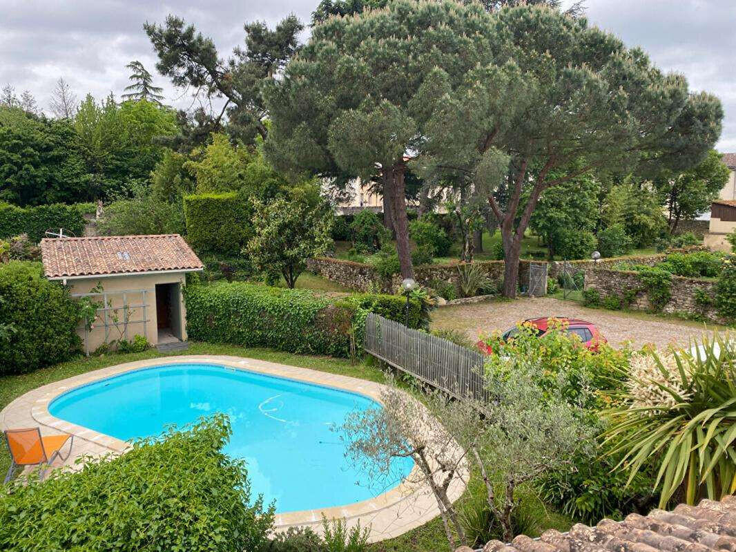 Property Saint-Macaire