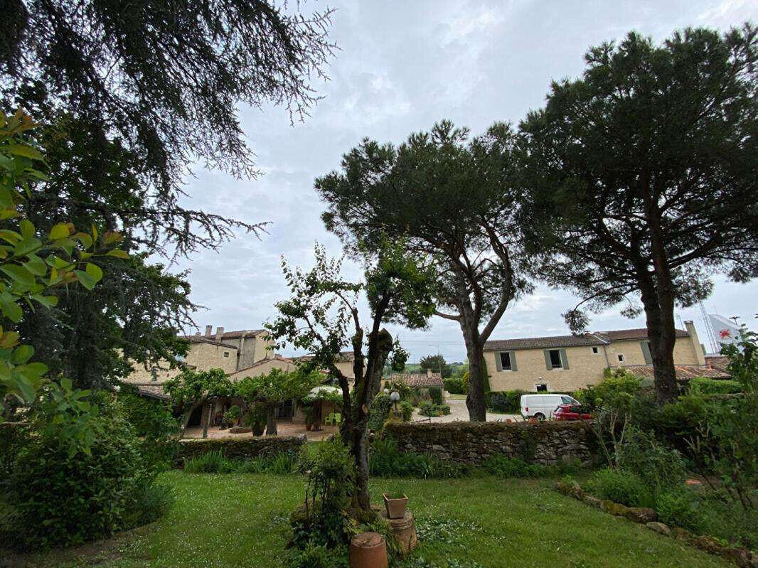 Property Saint-Macaire