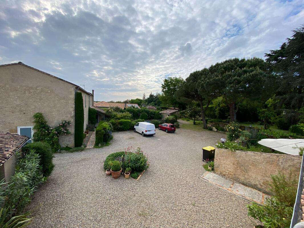 Property Saint-Macaire