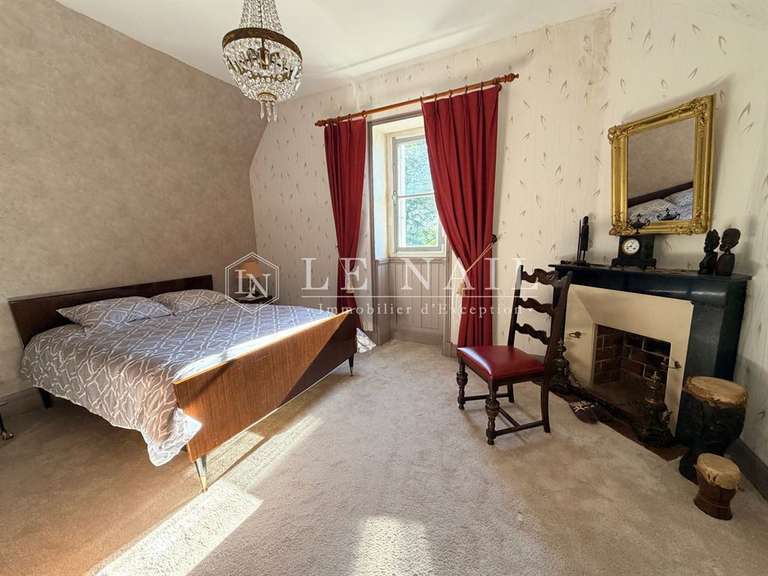 Castle Saint-Maixent-l'École - 6 bedrooms - 339m²