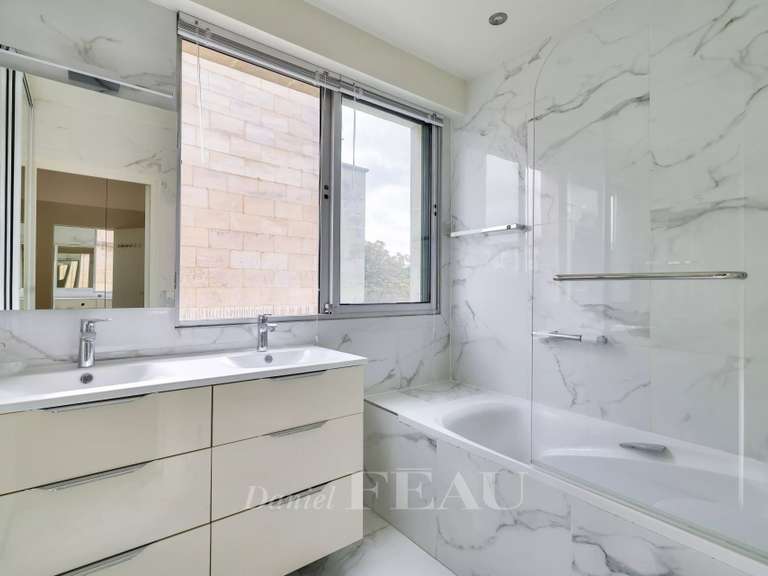 Appartement Saint-Mandé - 2 chambres - 77m²