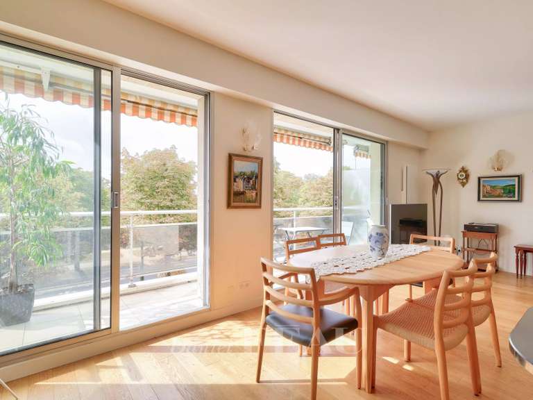 Appartement Saint-Mandé - 2 chambres - 77m²