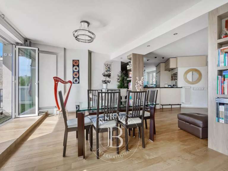 Appartement Saint-Mandé - 3 chambres - 125m²
