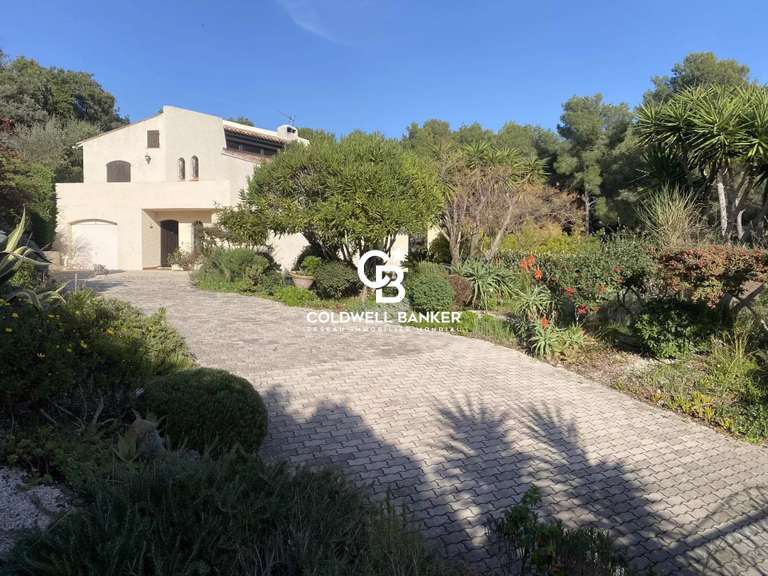 Villa Saint-Mandrier-sur-Mer - 4 bedrooms - 210m²