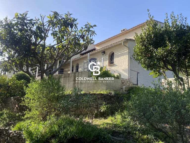 Villa Saint-Mandrier-sur-Mer - 4 bedrooms - 210m²
