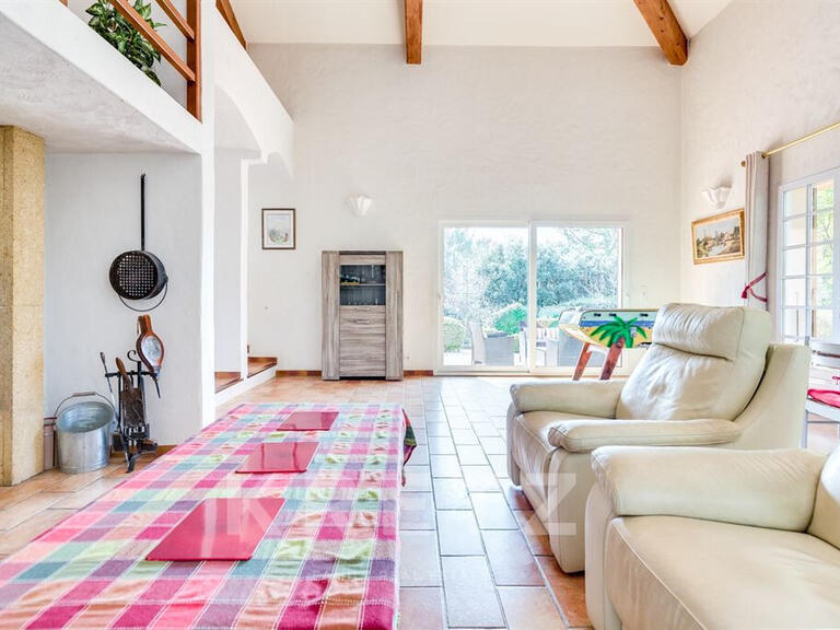House Saint-Marc-Jaumegarde - 5 bedrooms - 320m²