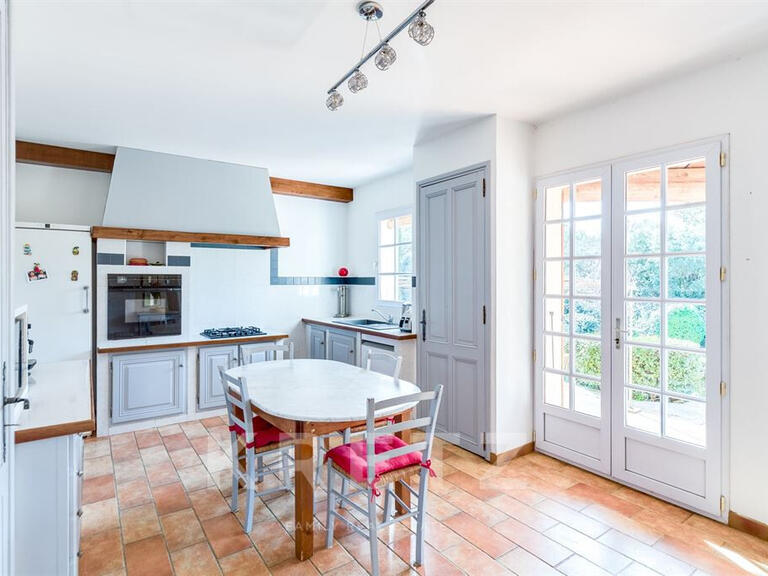House Saint-Marc-Jaumegarde - 5 bedrooms - 320m²