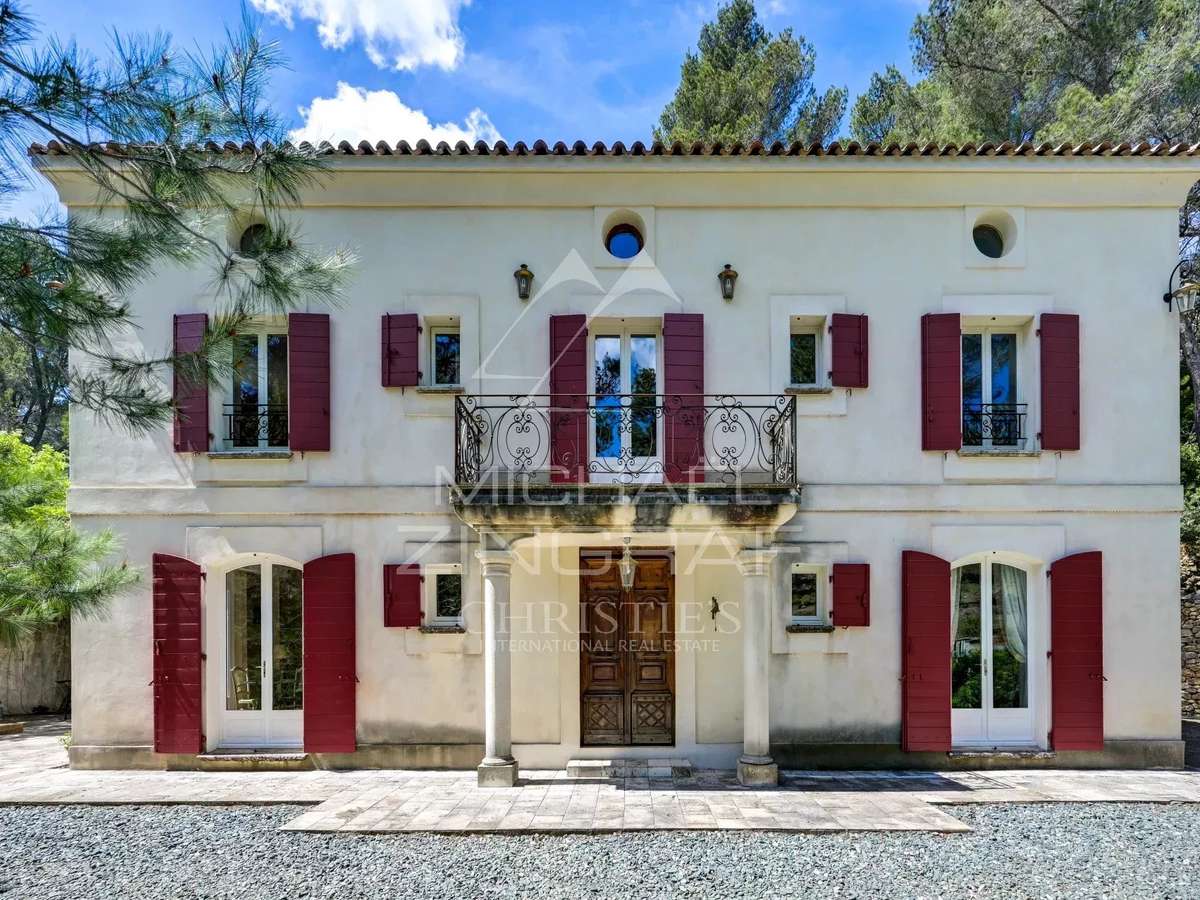 House Saint-Marc-Jaumegarde