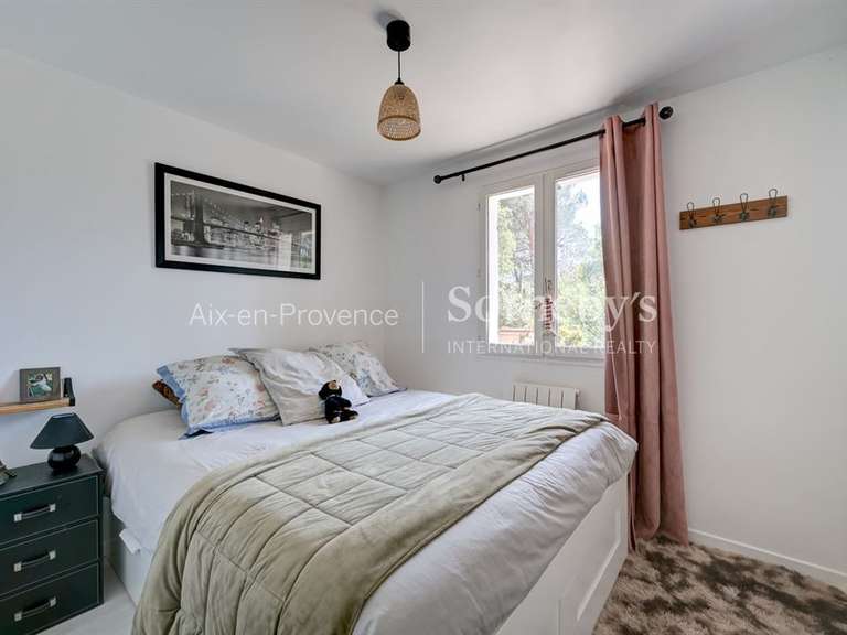 Maison Saint-Marc-Jaumegarde - 3 chambres - 117m²