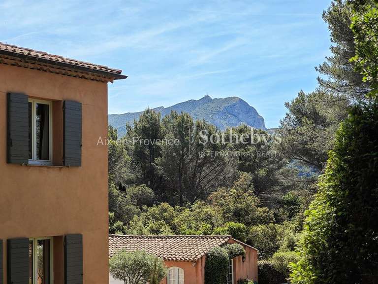 Maison Saint-Marc-Jaumegarde - 5 chambres - 334m²