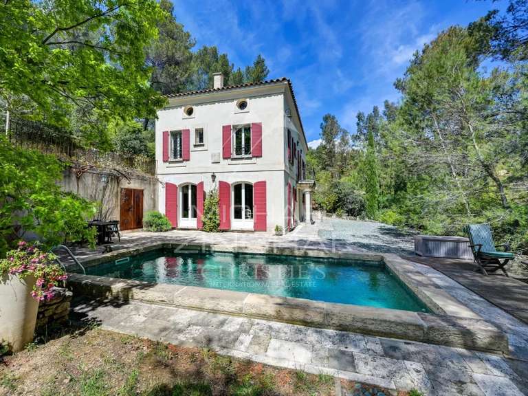 Maison Saint-Marc-Jaumegarde - 4 chambres - 290m²