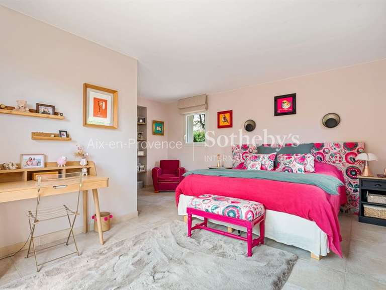 Maison Saint-Marc-Jaumegarde - 4 chambres - 220m²