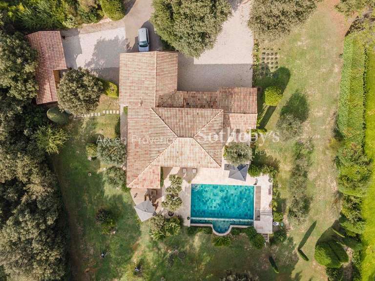 Maison Saint-Marc-Jaumegarde - 4 chambres - 220m²