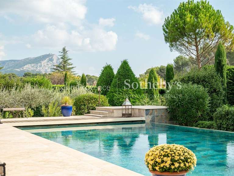 Maison Saint-Marc-Jaumegarde - 4 chambres - 220m²