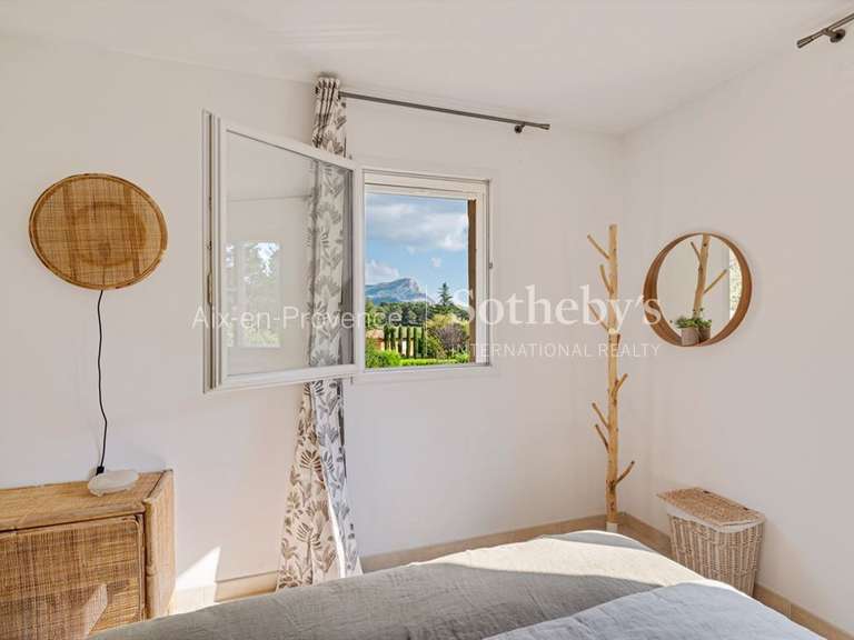Maison Saint-Marc-Jaumegarde - 4 chambres - 220m²