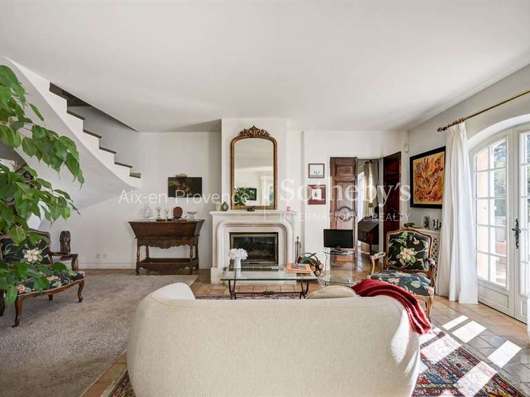 Maison Saint-Marc-Jaumegarde - 6 chambres - 300m²