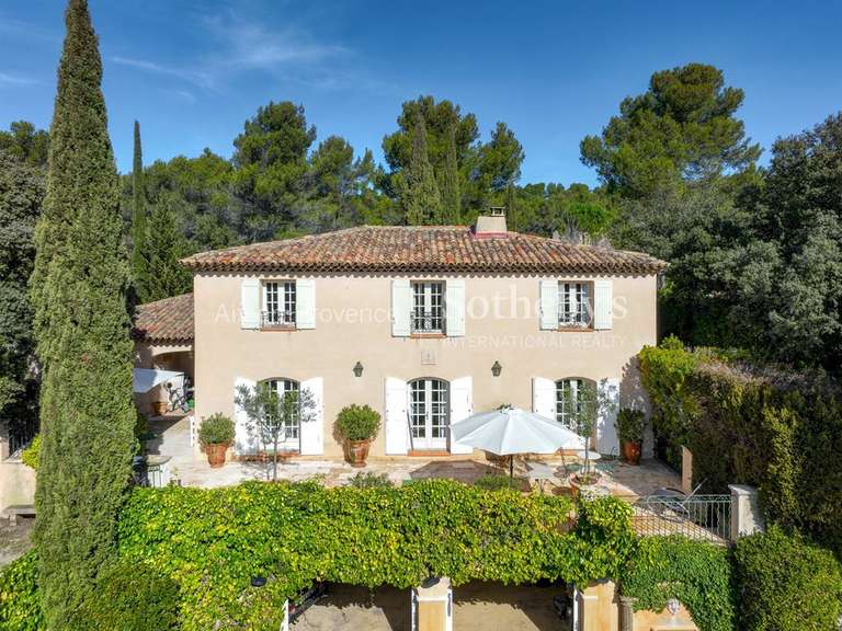 Maison Saint-Marc-Jaumegarde - 6 chambres - 300m²