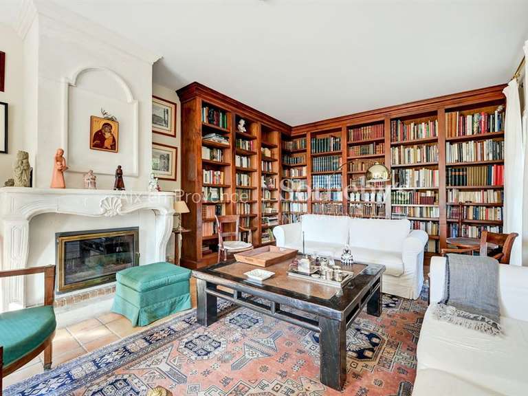 Maison Saint-Marc-Jaumegarde - 6 chambres - 300m²