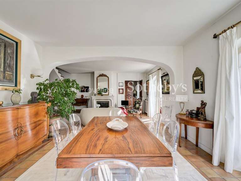 Maison Saint-Marc-Jaumegarde - 6 chambres - 300m²