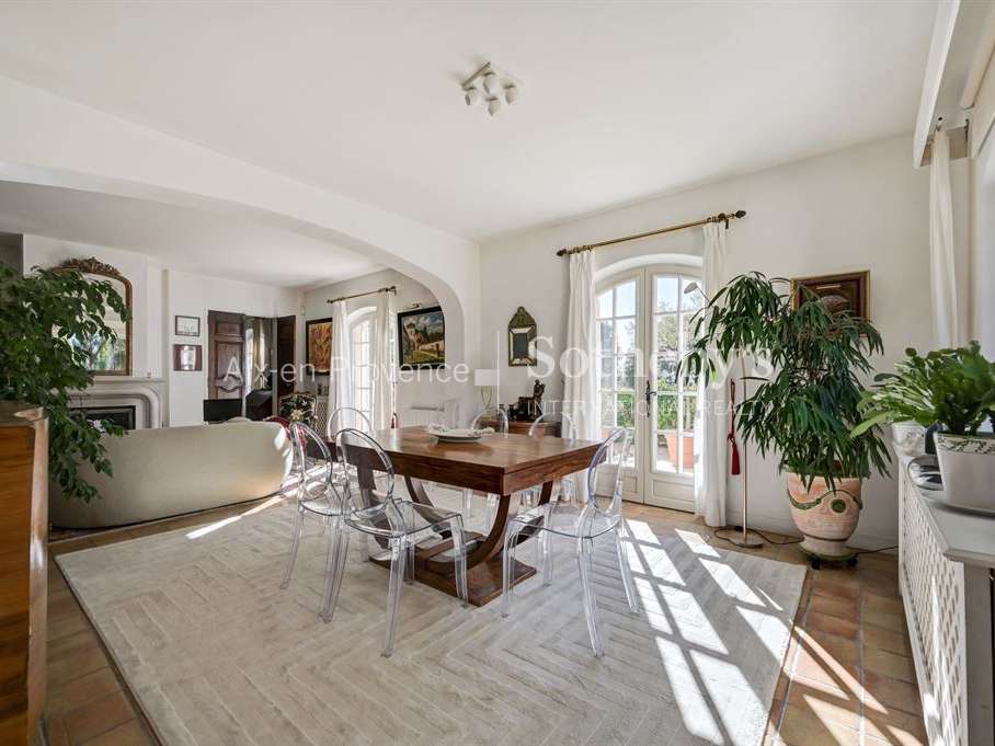 Maison Saint-Marc-Jaumegarde