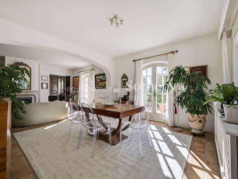 Maison Saint-Marc-Jaumegarde - 6 chambres - 300m²